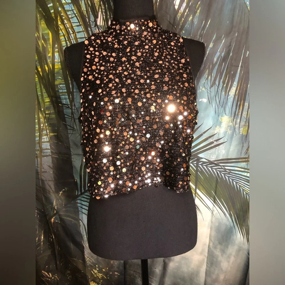 Sleeveless Sequin Crop top - Picture 12 of 12